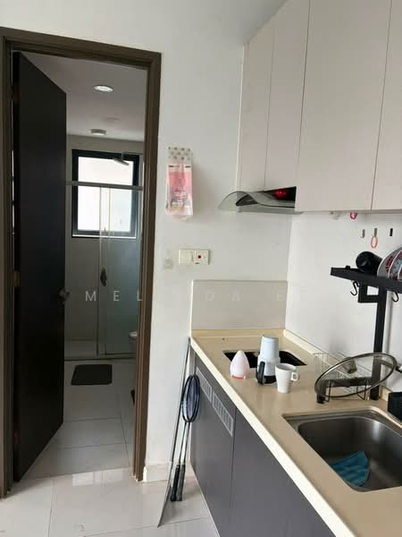 Kondominium untuk Dijual di Bay Point @ Country Garden Danga Bay - Melinda Ee - Kitchen - PropertyGuru.com.my