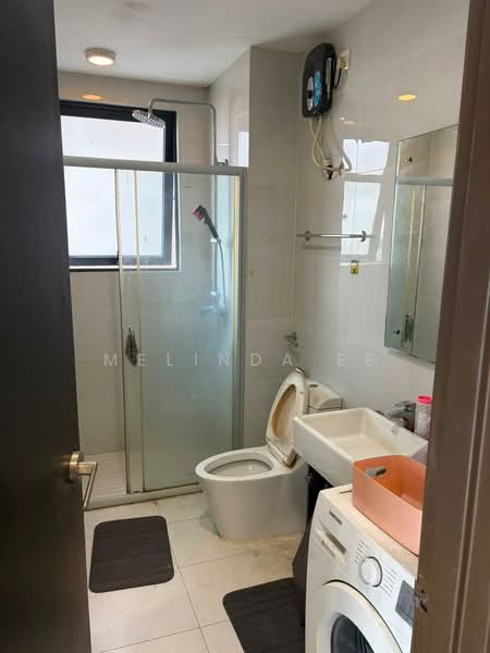 Kondominium untuk Dijual di Bay Point @ Country Garden Danga Bay - Melinda Ee - Bathroom - PropertyGuru.com.my