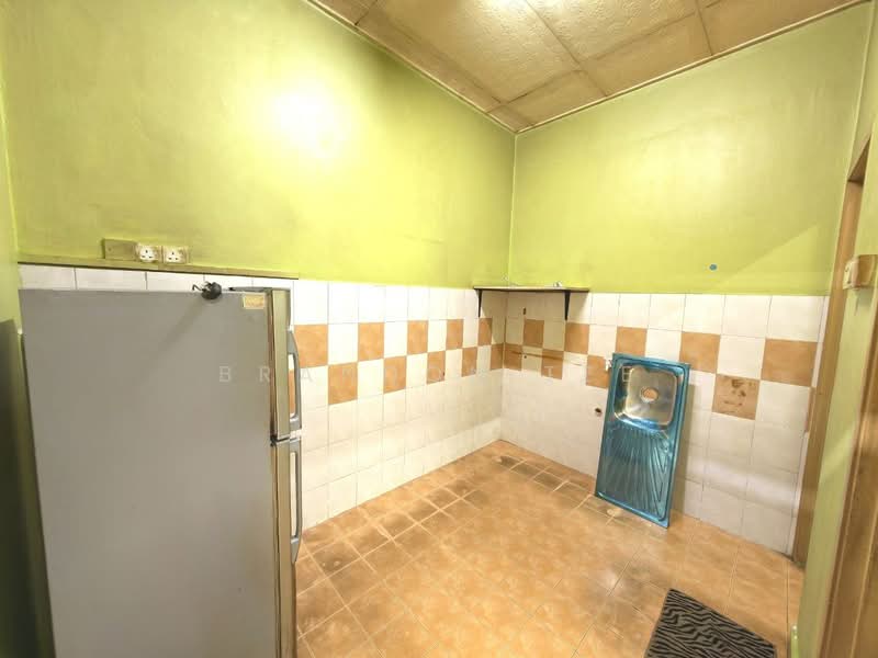 Pangsapuri untuk Dijual di Nusa Bestari Shoplot Apartment - Brandon Tee - Kitchen - PropertyGuru.com.my