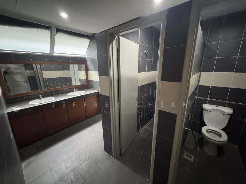 Kedai / Pejabat untuk Disewa di Bandar Sri Damansara (Selangor) - Jeffrey Cheah - Bathroom - PropertyGuru.com.my