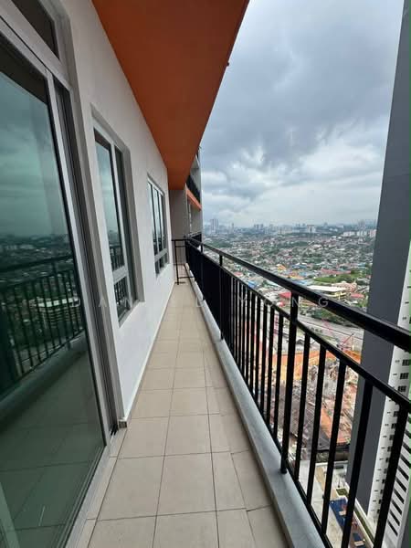 Kediaman Servis untuk Dijual di One 49 Residence - Daniel Yong - Balcony - PropertyGuru.com.my