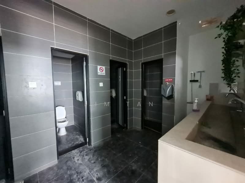 Shop for Rent in Usj 10 (Subang Jaya) - Jim Tan - Bathroom - PropertyGuru.com.my