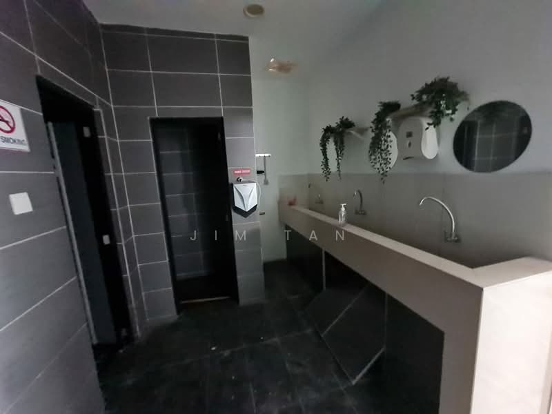 Shop for Rent in Usj 10 (Subang Jaya) - Jim Tan - Bathroom - PropertyGuru.com.my