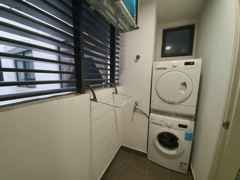 Servis Apartment untuk Disewa di Utropolis Suites 1 - Brandon Chia - Balcony - PropertyGuru.com.my