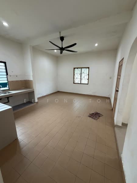 1-storey Terraced House for Sale in Mutiara Rini (Skudai) - Ee Fong Toh - Kitchen - PropertyGuru.com.my