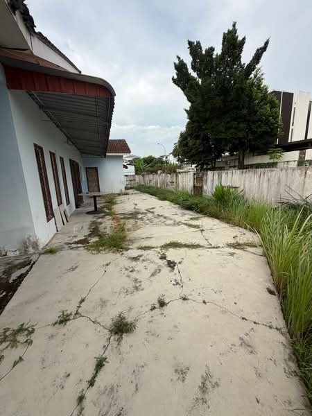 1-storey Terraced House for Sale in Mutiara Rini (Skudai) - Ee Fong Toh - Exterior - PropertyGuru.com.my