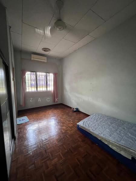 Rumah Teres 2 Tingkat untuk Dijual di Taman Puteri Wangsa (Ulu Tiram) - Zack Chow - Bedroom - PropertyGuru.com.my