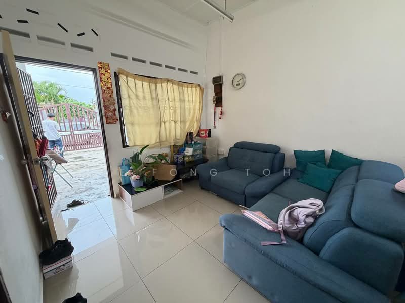 Rumah Teres 1 Tingkat untuk Dijual di Taman Sri Skudai (Skudai) - Ee Fong Toh - Living Room - PropertyGuru.com.my