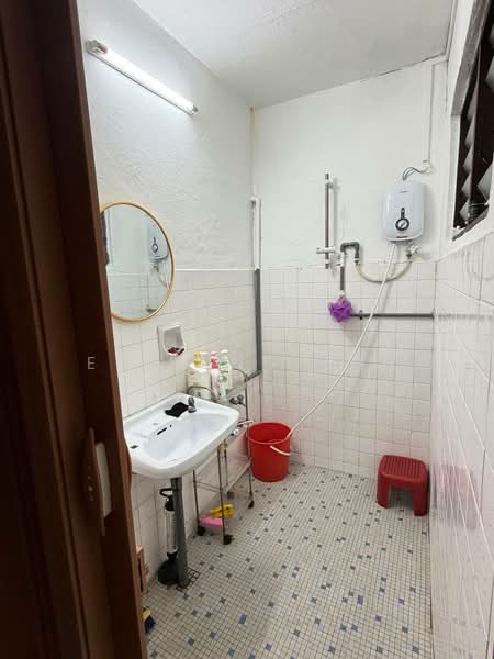 Rumah Teres 1 Tingkat untuk Dijual di Taman Sri Skudai (Skudai) - Ee Fong Toh - Bathroom - PropertyGuru.com.my