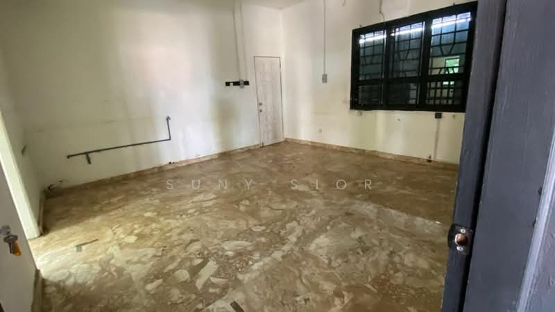 Shop / Office for Rent in Taman Century (Johor Bahru) - Suny Sior - Interior - PropertyGuru.com.my