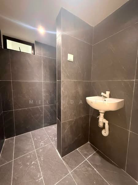 Flat for Sale at Flat Daisy - Melinda Ee - Bathroom - PropertyGuru.com.my