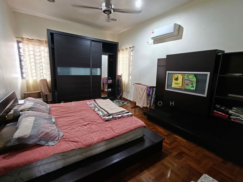 Semi-Detached House for Sale in Taman Ponderosa (Johor Bahru) - Ee Fong Toh - Bedroom - PropertyGuru.com.my