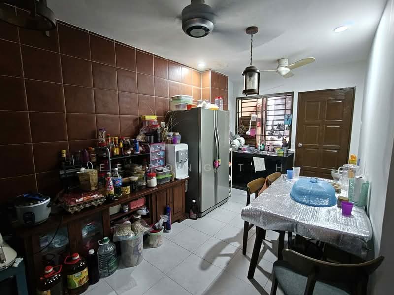 Semi-Detached House for Sale in Taman Ponderosa (Johor Bahru) - Ee Fong Toh - Kitchen - PropertyGuru.com.my