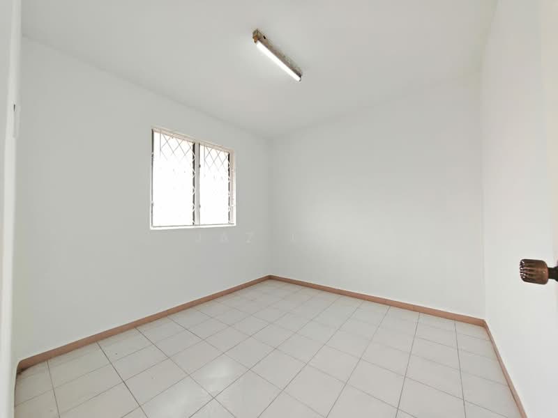 Flat for Sale at Flat Taman Ungku Tun Aminah - Jaz Lee - PropertyGuru.com.my
