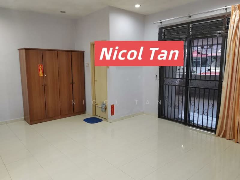 Rumah Teres 2 Tingkat untuk Disewa di Taman Bakap Indah (Sungai Bakap) - Nicol Tan - Living Room - PropertyGuru.com.my