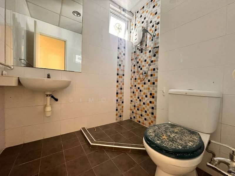 Kondominium untuk Dijual di Bayswater Resort Condominium - Simon Ooi - Bathroom - PropertyGuru.com.my