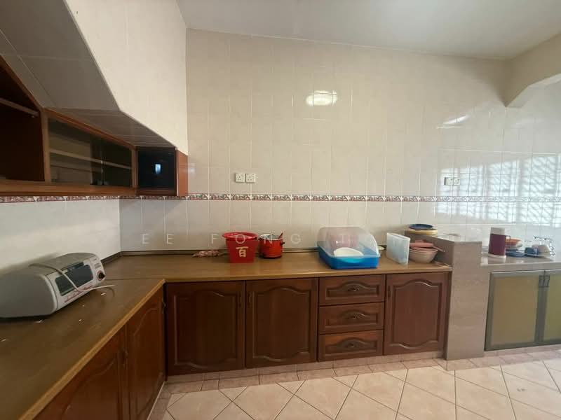 2-storey Terraced House for Sale in Taman Ungku Tun Aminah (Skudai) - Ee Fong Toh - Kitchen - PropertyGuru.com.my