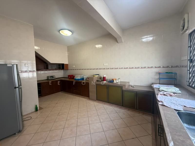 2-storey Terraced House for Sale in Taman Ungku Tun Aminah (Skudai) - Ee Fong Toh - Kitchen - PropertyGuru.com.my