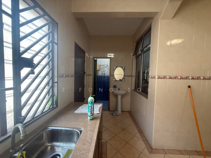 2-storey Terraced House for Sale in Taman Ungku Tun Aminah (Skudai) - Ee Fong Toh - Kitchen - PropertyGuru.com.my