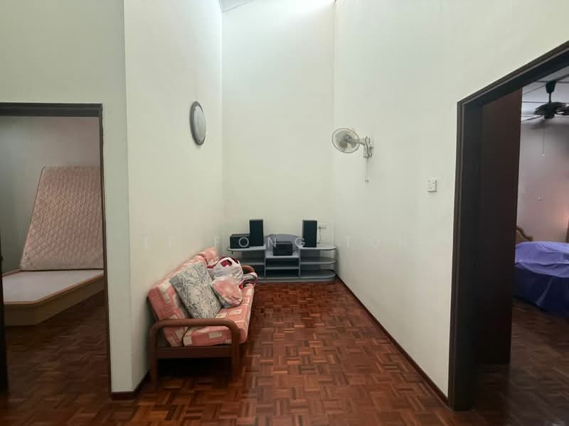 2-storey Terraced House for Sale in Taman Ungku Tun Aminah (Skudai) - Ee Fong Toh - Living Room - PropertyGuru.com.my