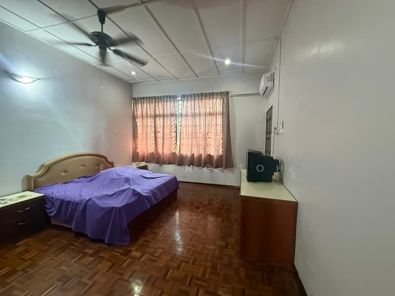 2-storey Terraced House for Sale in Taman Ungku Tun Aminah (Skudai) - Ee Fong Toh - Bedroom - PropertyGuru.com.my