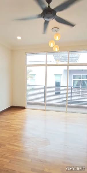 Rumah Berkembar untuk Dijual di Setia Alam (Selangor) - Ryan . - Living Room - PropertyGuru.com.my