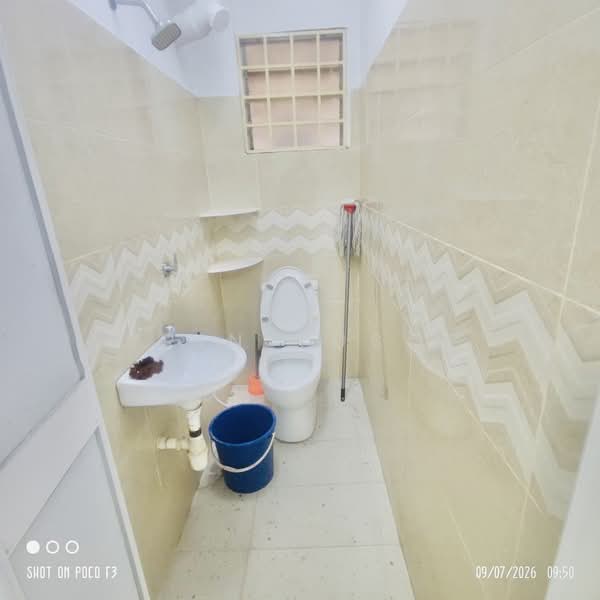 Pangsapuri untuk Disewa di saujana apartment - Erin Yusof - Bathroom - PropertyGuru.com.my