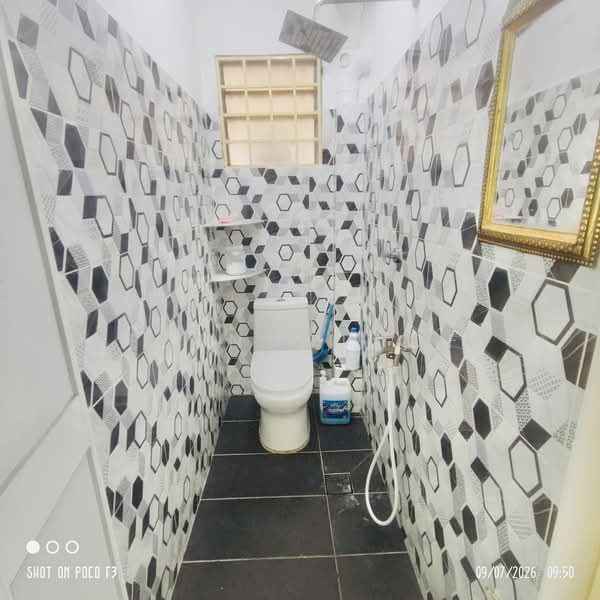 Pangsapuri untuk Disewa di saujana apartment - Erin Yusof - Bathroom - PropertyGuru.com.my