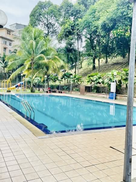 Pangsapuri untuk Disewa di saujana apartment - Erin Yusof - Pool - PropertyGuru.com.my