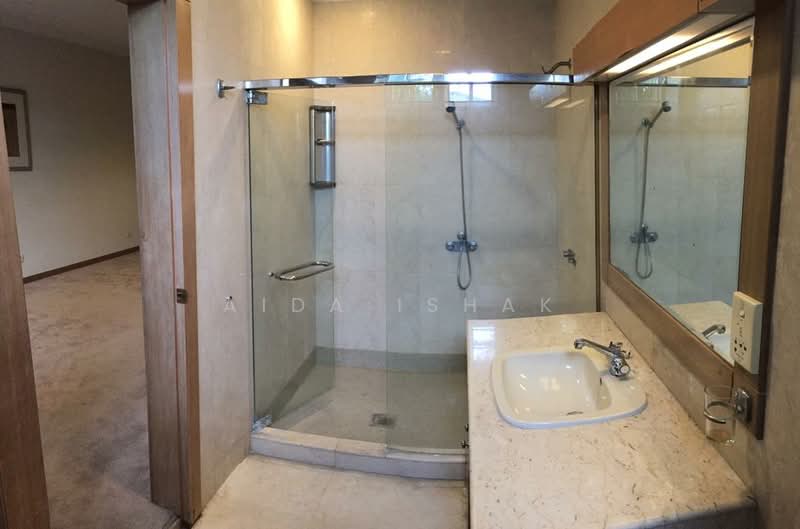 Rumah Banglo untuk Dijual di Taman Bukit Pantai (Bangsar) - Aida Ishak - Bathroom - PropertyGuru.com.my