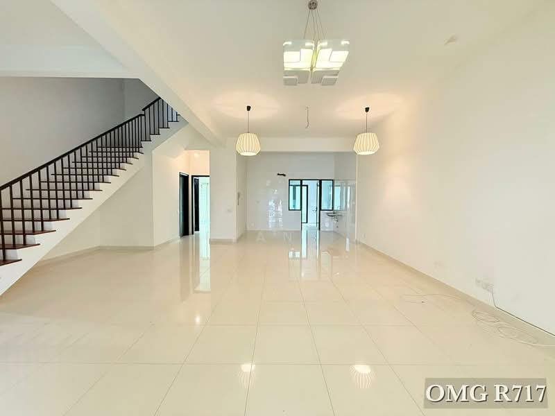 Rumah Teres untuk Dijual di Duta Villa (Setia Alam) - Ryan . - Living Room - PropertyGuru.com.my