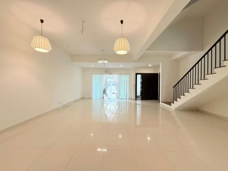 Rumah Teres untuk Dijual di Duta Villa (Setia Alam) - Ryan . - Living Room - PropertyGuru.com.my