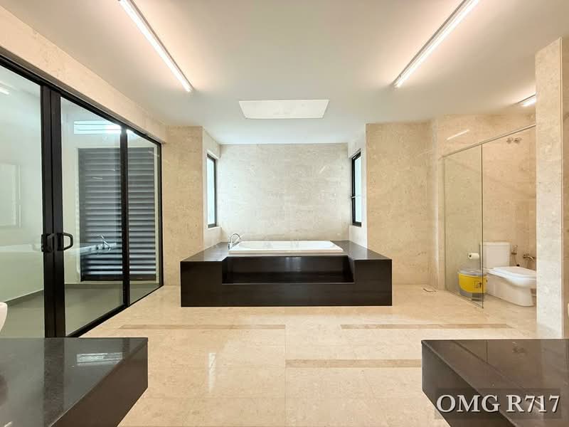 Rumah Teres untuk Dijual di Duta Villa (Setia Alam) - Ryan . - Bathroom - PropertyGuru.com.my