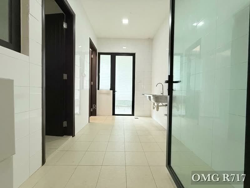 Rumah Teres untuk Dijual di Duta Villa (Setia Alam) - Ryan . - Corridor - PropertyGuru.com.my