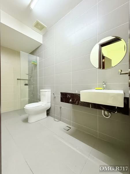 Rumah Teres untuk Dijual di Duta Villa (Setia Alam) - Ryan . - Bathroom - PropertyGuru.com.my