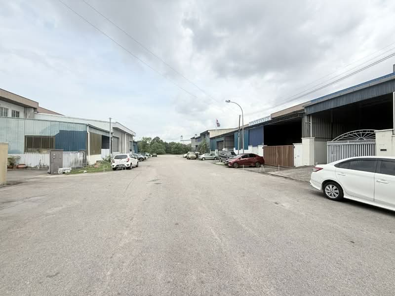 Terrace Factory for Rent in Kawasan Perindustrian Mount Austin (Tebrau) - Patrick Lai - Exterior - PropertyGuru.com.my