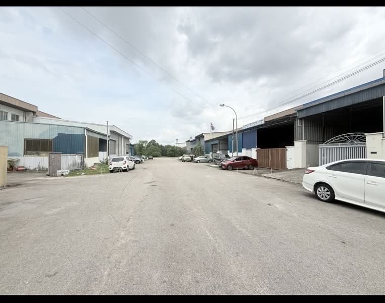 Terrace Factory for Rent in Kawasan Perindustrian Mount Austin (Tebrau) - Patrick Lai - Exterior - PropertyGuru.com.my