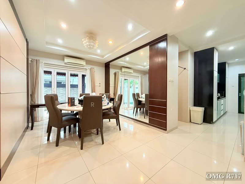 Rumah Berkembar untuk Dijual di Setia Alam (Selangor) - Ryan . - Dining Room - PropertyGuru.com.my