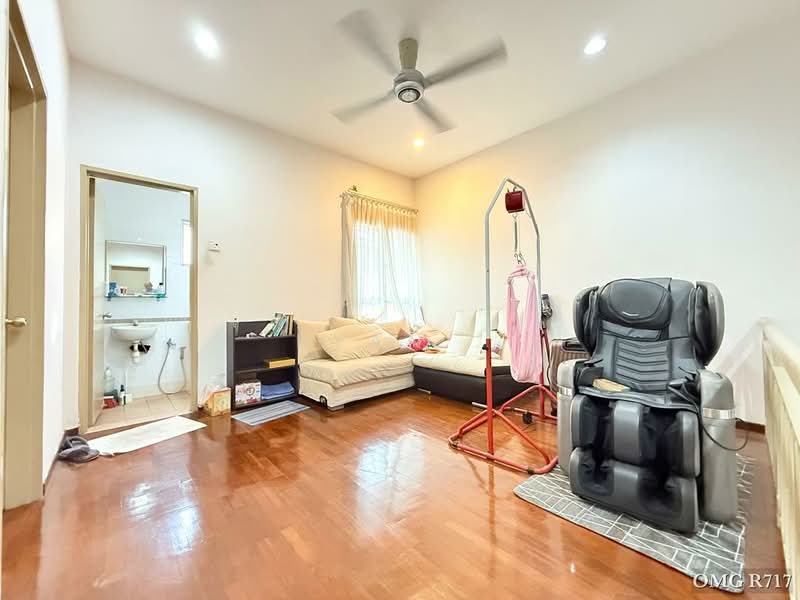 Rumah Teres 2-Tingkat untuk Dijual di Setia Alam (Selangor) - Ryan . - Living Room - PropertyGuru.com.my