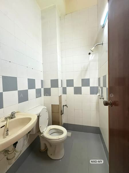 2-storey Terraced House for Rent in Kota Kemuning (Shah Alam) - Raymond Cheng - Bathroom - PropertyGuru.com.my