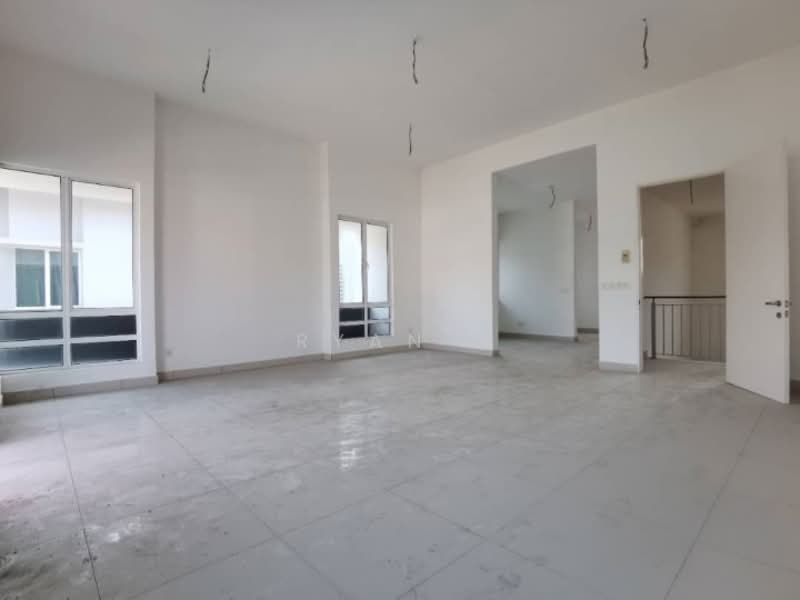 Rumah Berkembar untuk Dijual di Setia Alam (Selangor) - Ryan . - Living Room - PropertyGuru.com.my