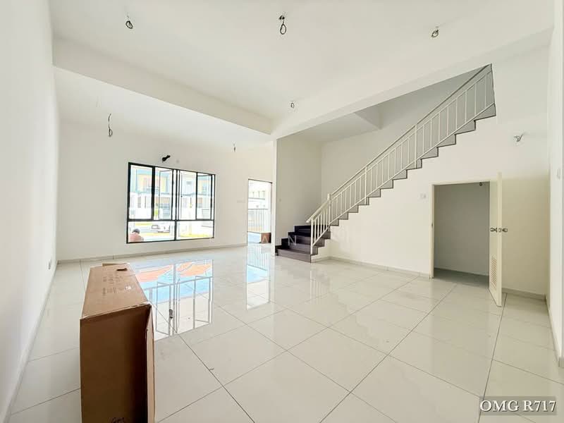 Rumah Teres 2-Tingkat untuk Dijual di Setia Alam (Selangor) - Ryan . - Living Room - PropertyGuru.com.my
