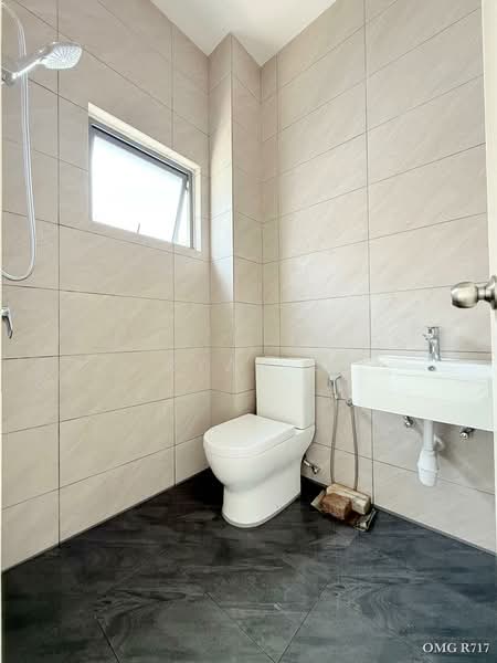 Rumah Teres 2-Tingkat untuk Dijual di Setia Alam (Selangor) - Ryan . - Bathroom - PropertyGuru.com.my