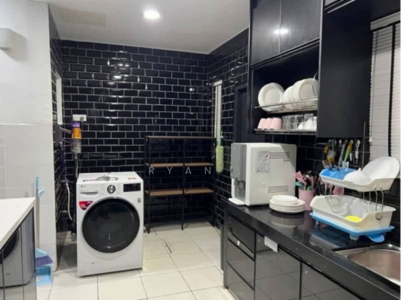 2-storey Terraced House for Sale in Setia Alam (Selangor) - Ryan . - Kitchen - PropertyGuru.com.my