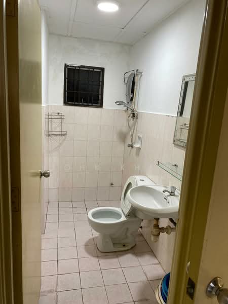 Apartment for Sale at Jalil Damai Apartments - John Khaw - Bathroom - PropertyGuru.com.my