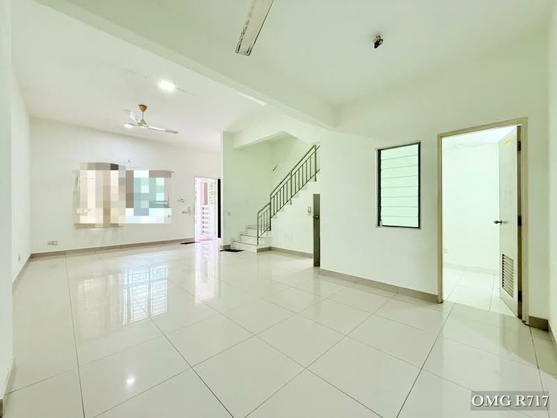 Rumah Teres 2-Tingkat untuk Dijual di Setia Alam (Selangor) - Ryan . - Living Room - PropertyGuru.com.my