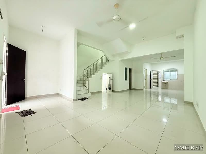 Rumah Teres 2-Tingkat untuk Dijual di Setia Alam (Selangor) - Ryan . - Living Room - PropertyGuru.com.my