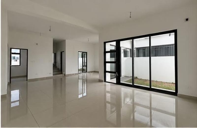 Rumah Teres 2-Tingkat untuk Dijual di Taman Dato Onn (Johor Bahru) - Eddy Tan - Living Room - PropertyGuru.com.my