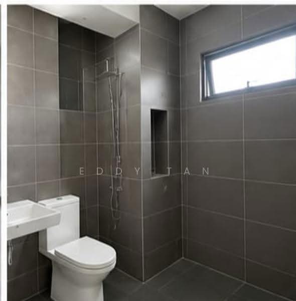 Rumah Teres 2-Tingkat untuk Dijual di Taman Dato Onn (Johor Bahru) - Eddy Tan - Bathroom - PropertyGuru.com.my