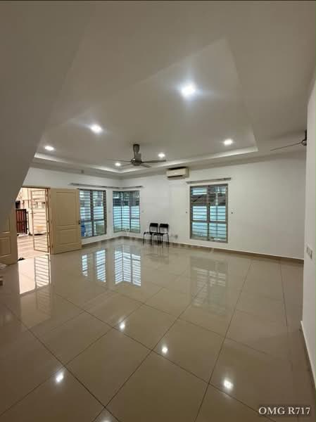 Rumah Kluster untuk Dijual di Setia Alam (Selangor) - Ryan . - Living Room - PropertyGuru.com.my